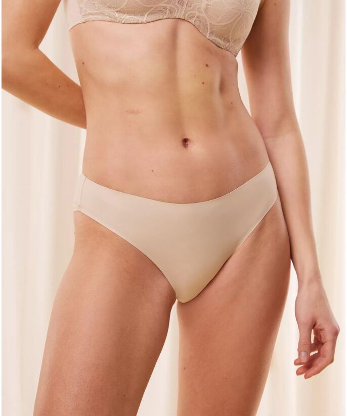 Triumph Body Make Up Lace High leg Tai